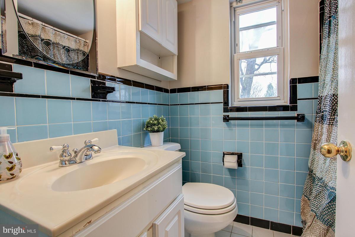 9109 Walden Road Silver Spring, MD 20901 - Photo 22 of 30 Upper Level Full Bath