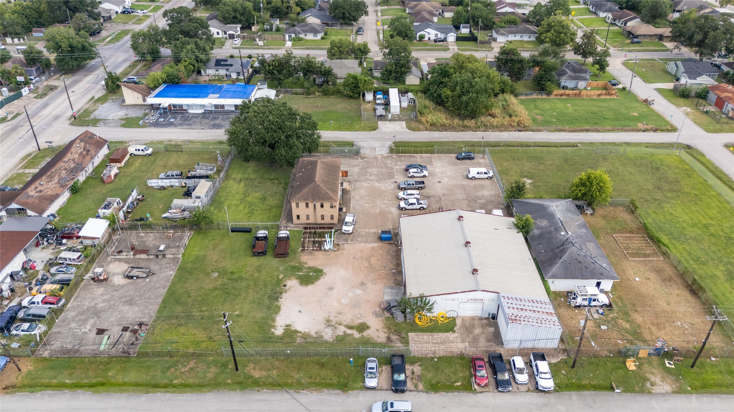 6920 Winton Street Houston, TX 77021 - Photo 8 of 14 an aerial view of residential houses with outdoor space and parking