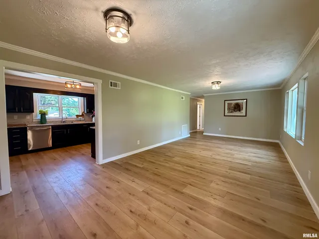 $229,000 | 507 West Grand Avenue, Carterville, IL 62918