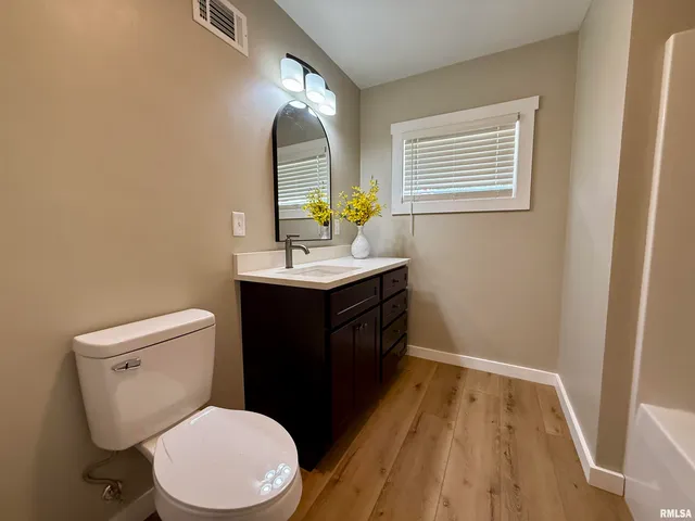 $229,000 | 507 West Grand Avenue, Carterville, IL 62918