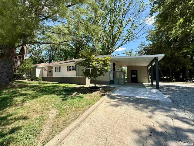 $229,000 | 507 West Grand Avenue, Carterville, IL 62918