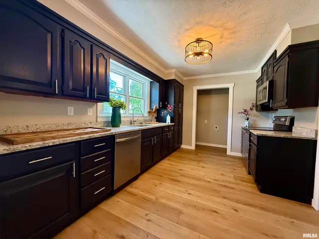 $229,000 | 507 West Grand Avenue, Carterville, IL 62918