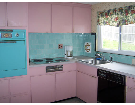 14 Wellesley Road Beverly, MA 01915 - Photo 7 of 11 Gallery Image 7