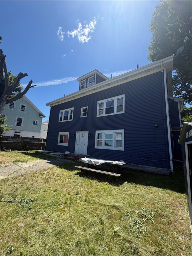 54 Pearl Street Pawtucket, RI 02860 - Photo 2 of 18