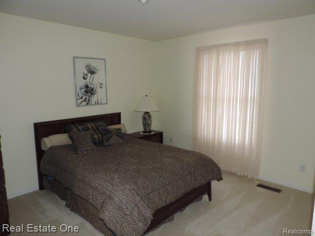 5901 Stonehaven Boulevard Rochester, MI 48306 - Photo 20 of 25 Jack & Jill bedrooms