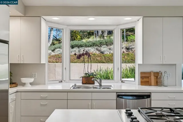 $2,495,000 | 11-11 El Caminito, Orinda, CA 94563