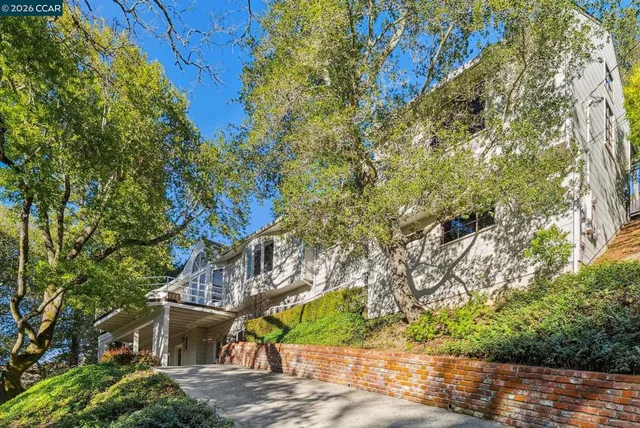 $2,495,000 | 11-11 El Caminito, Orinda, CA 94563