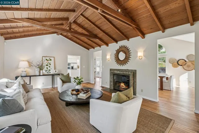 $2,495,000 | 11-11 El Caminito, Orinda, CA 94563