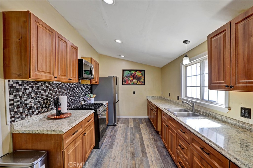 19009 South Laurel Park Road Compton, CA 90220 - Photo 12 of 30 Gallery Image 12