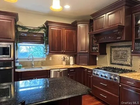 $810,000 | 14 Bridle Court, Goshen, NY 10924