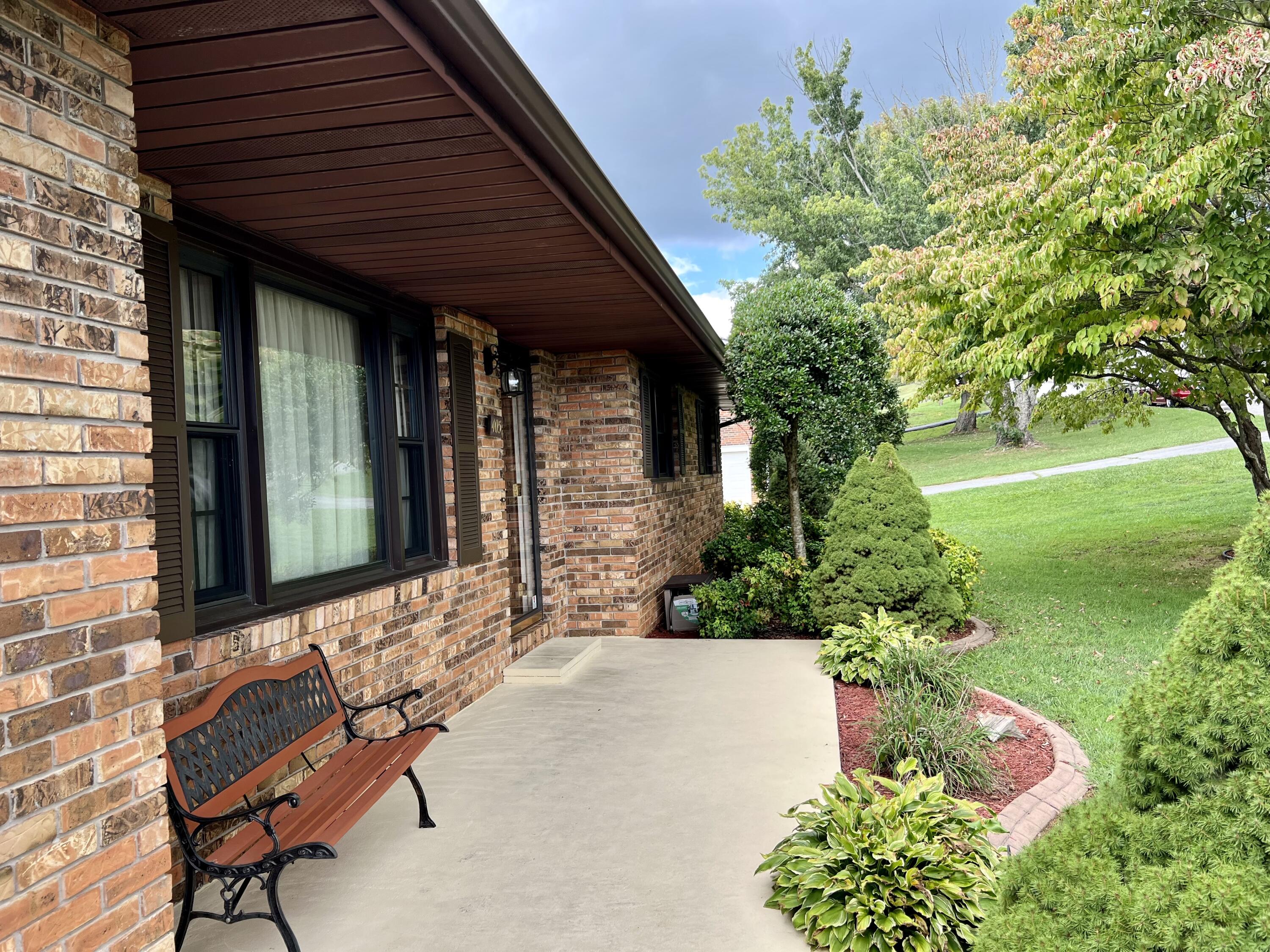 405 River Road Bluff City, TN 37618 - Photo 3 of 32 725E7E7D-3EA2-4159-B9E2-F9F60D85ED1D