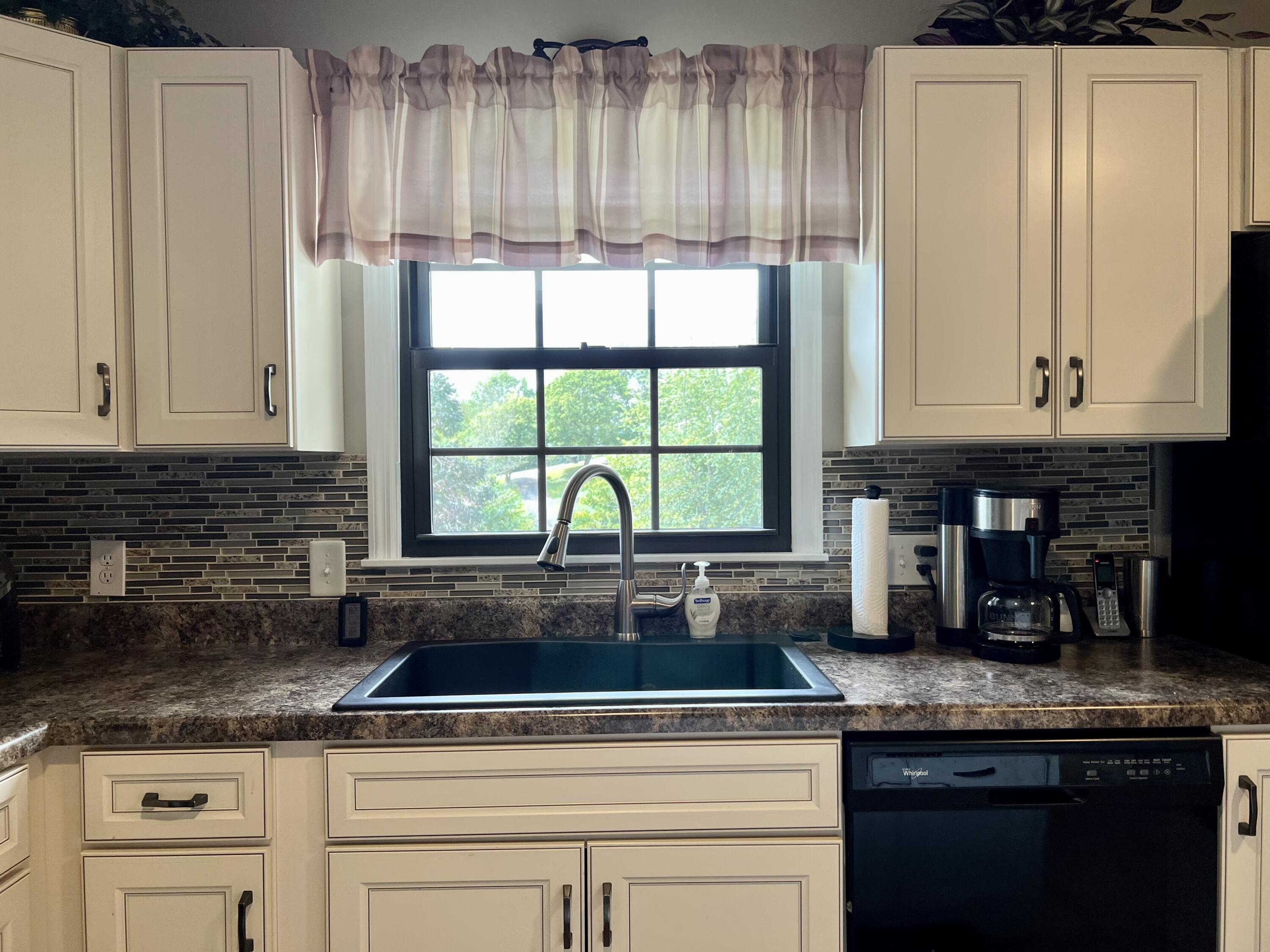 405 River Road Bluff City, TN 37618 - Photo 10 of 32 E37345DA-213E-4CF1-A2B6-EEEE0DE16F76