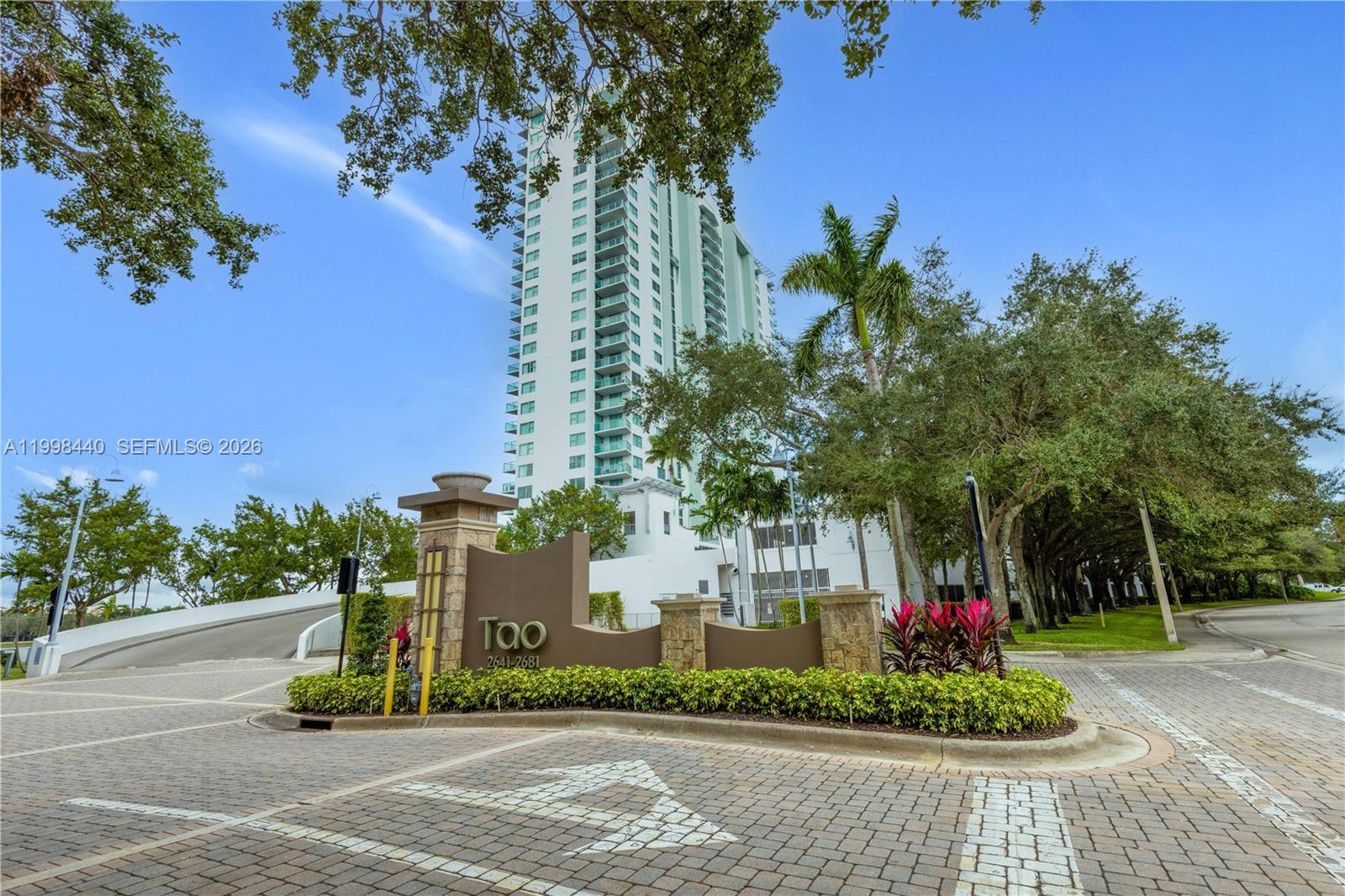 2641 North Flamingo Road, Unit 1005N Sunrise, FL 33323 - Photo 2 of 42