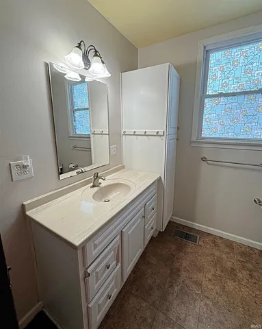 $174,900 | 603 East Van Trees Street, Washington, IN 47501