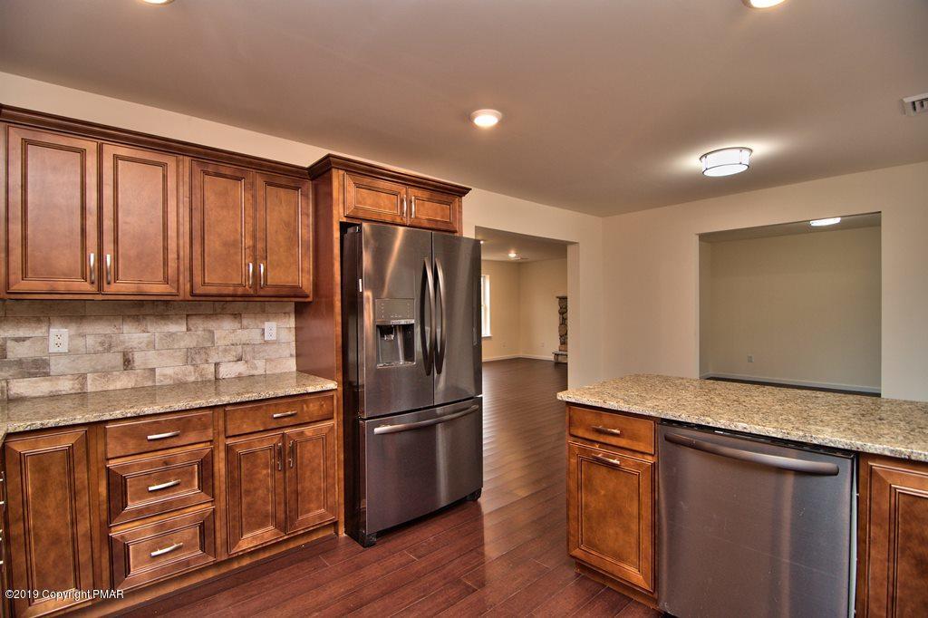 1354 Clover Road North Long Pond, PA 18334 - Photo 27 of 55 Kitchen