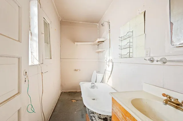 $249,000 | 208 Bullard Avenue, Clovis, CA 93612