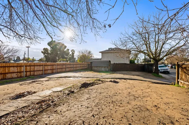 $249,000 | 208 Bullard Avenue, Clovis, CA 93612