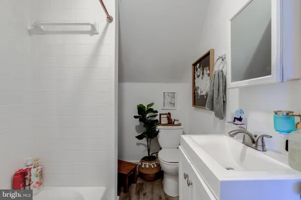$1,300 | 4001 Cresson Street, Unit 3, Philadelphia, PA 19127
