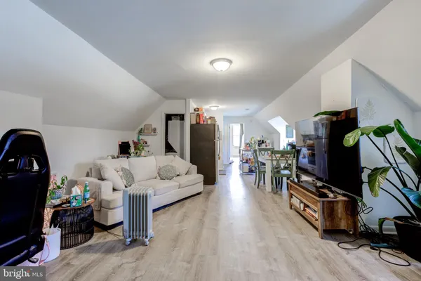 $1,300 | 4001 Cresson Street, Unit 3, Philadelphia, PA 19127