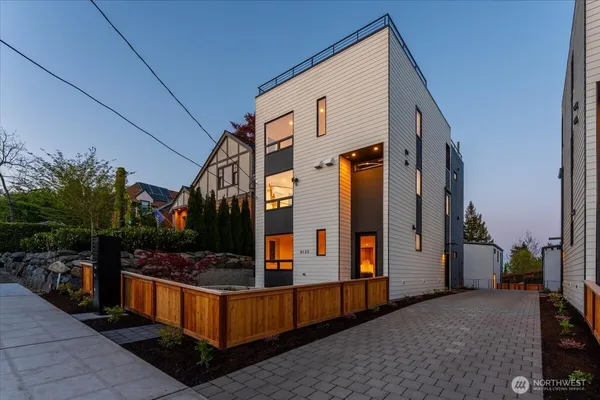 $1,129,000 | 4122B Burke Avenue North, Seattle, WA 98103