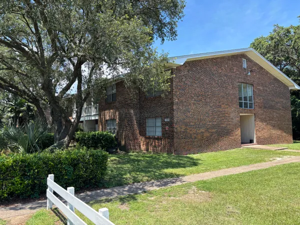 $89,900 | 613 Colonial Drive, Unit 8, Fort Walton Beach, FL 32547