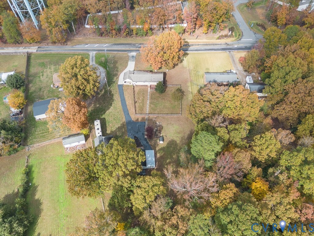 10001 Graves Road Petersburg, VA 23803 - Photo 4 of 38 Gallery Image 4