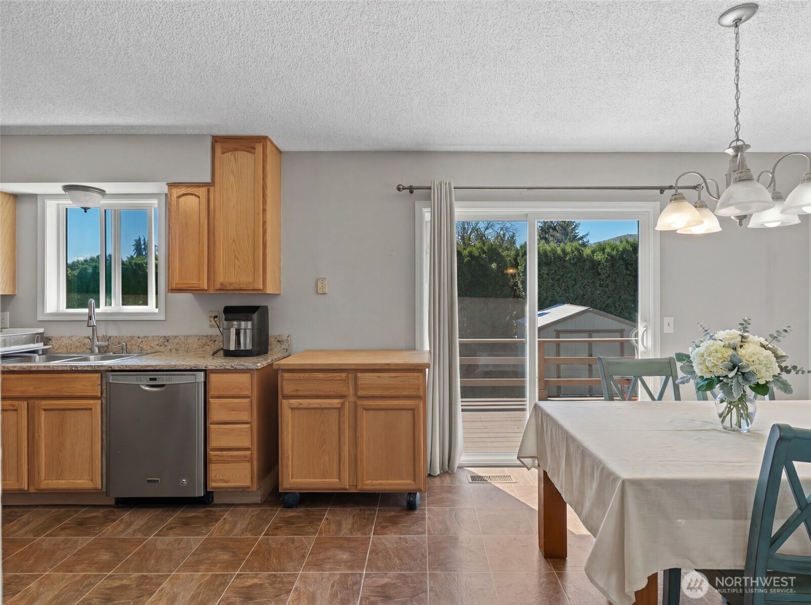 1517 Fourth Street Wenatchee, WA 98801 - Photo 10 of 27