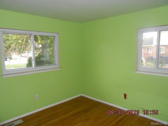 16161 Wayne Road Livonia, MI 48154 - Photo 7 of 11 012.JPG