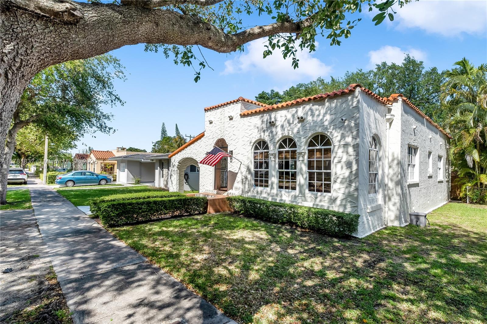 829 Lorca Street Coral Gables, FL 33134 - Photo 2 of 20