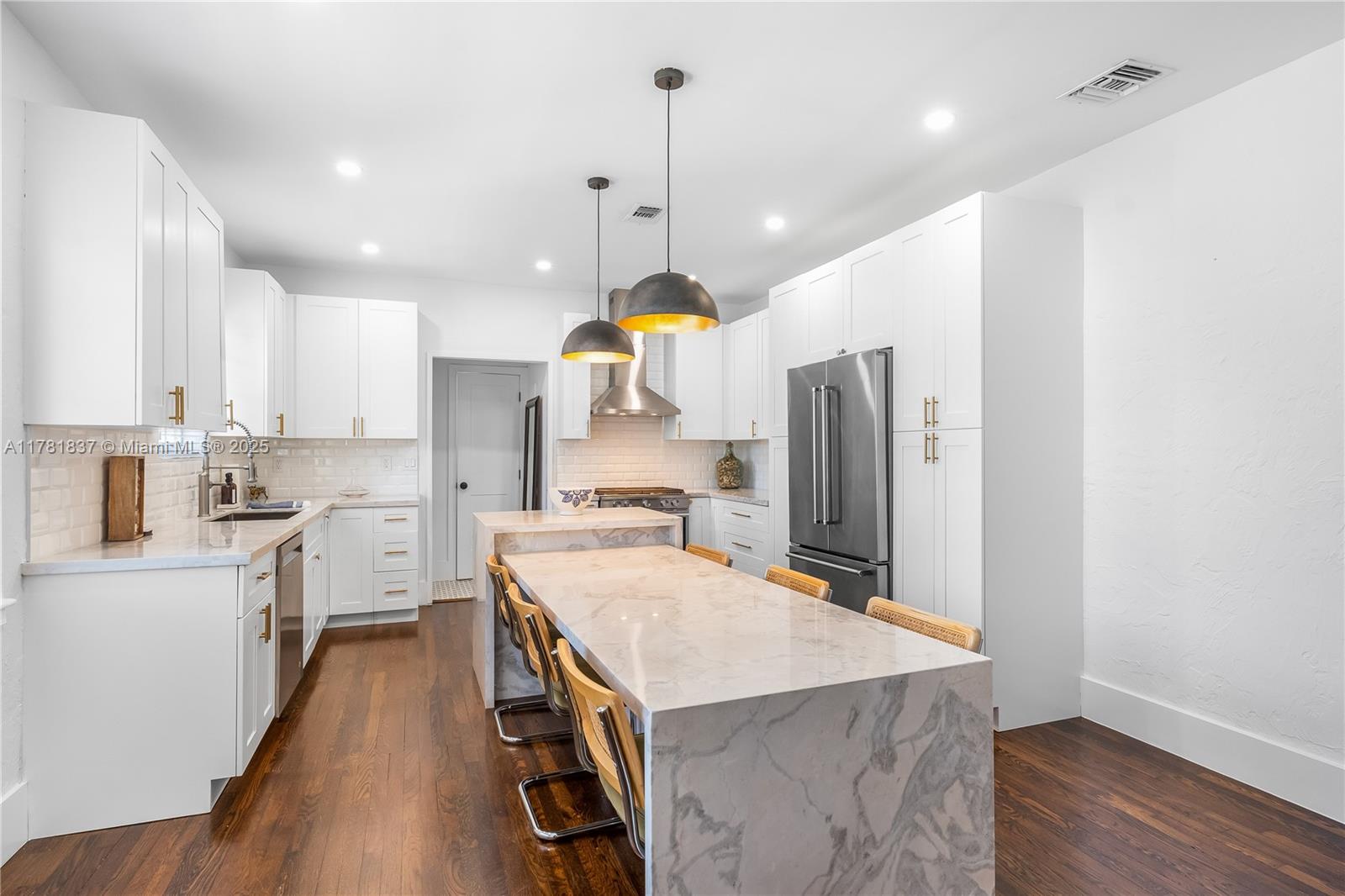 829 Lorca Street Coral Gables, FL 33134 - Photo 10 of 20