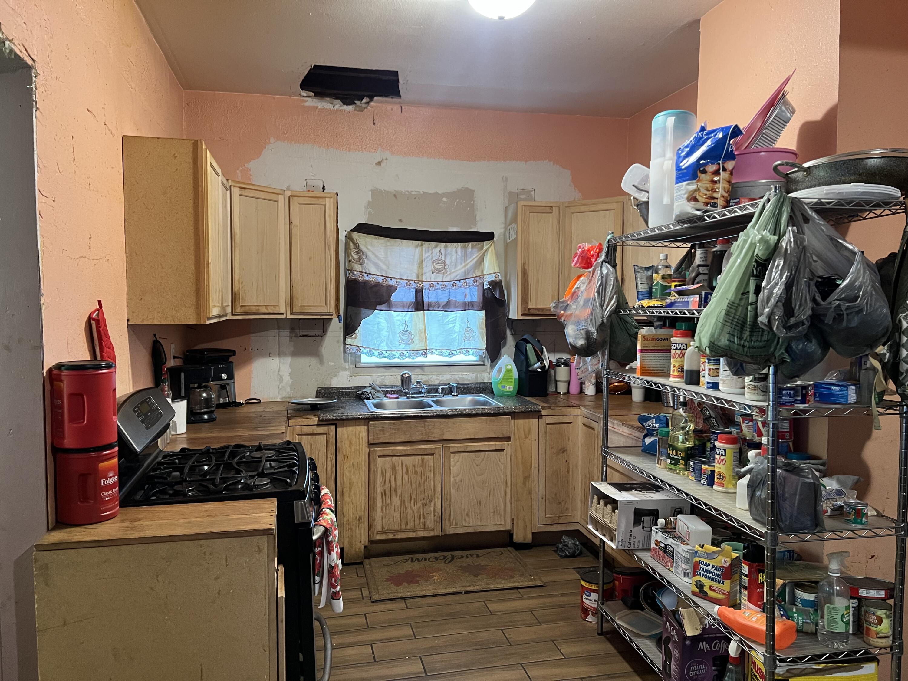 941 South 35th Street Milwaukee, WI 53215 - Photo 5 of 11 IMG_6676