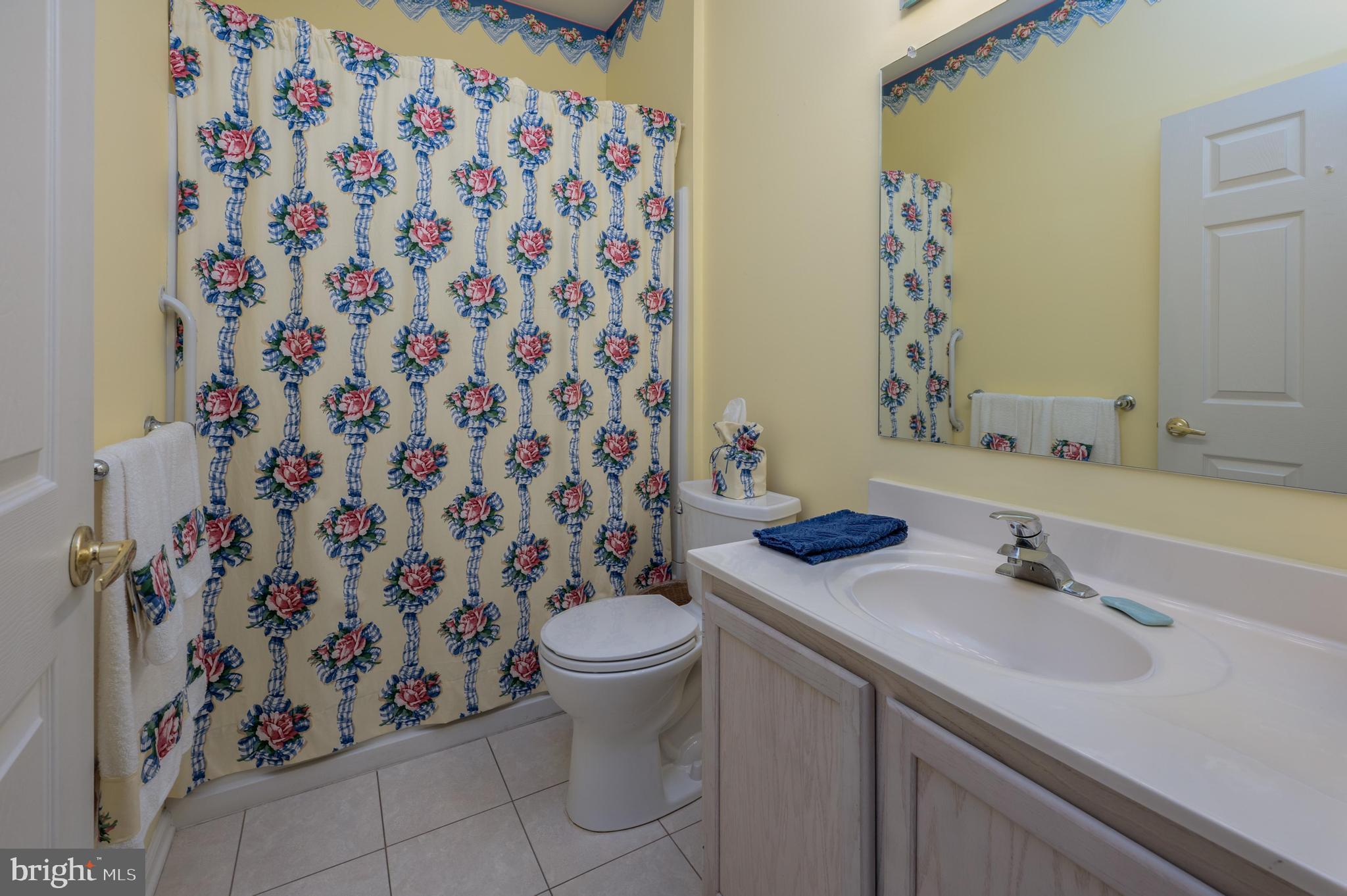 2 Ashley Drive Delran, NJ 08075 - Photo 20 of 25 Guest bath