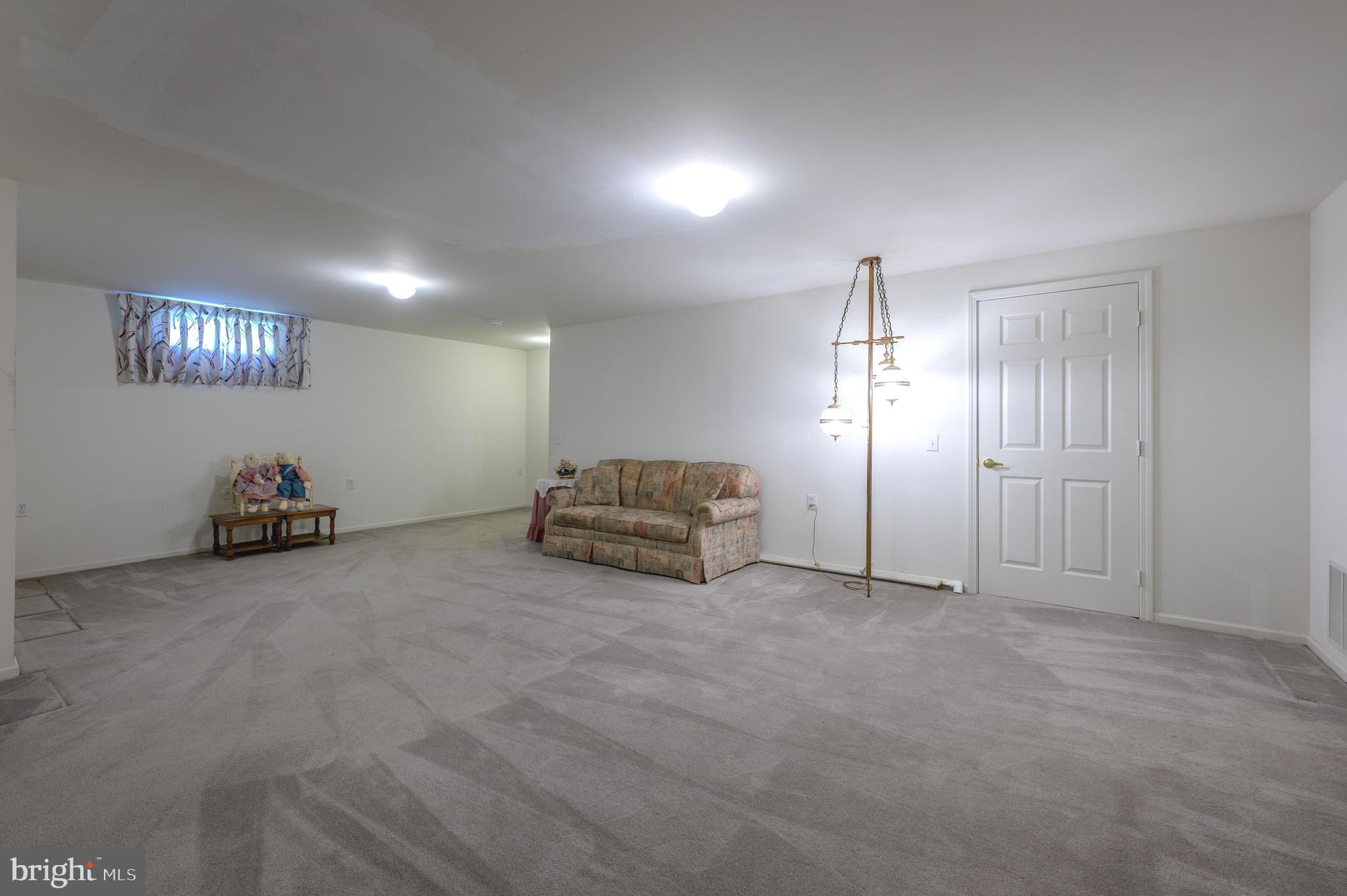 2 Ashley Drive Delran, NJ 08075 - Photo 23 of 25 Plenty of living space