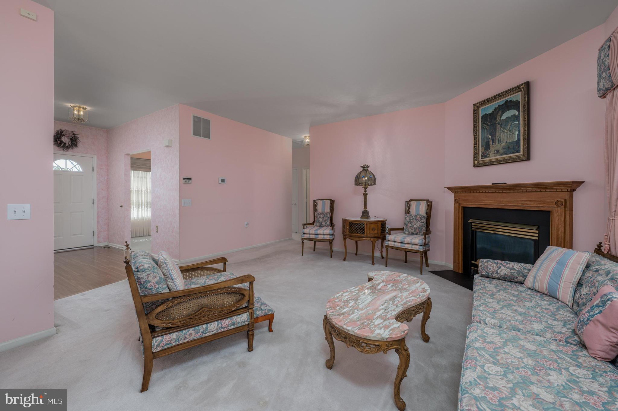 2 Ashley Drive Delran, NJ 08075 - Photo 7 of 25 9Ft Ceilings