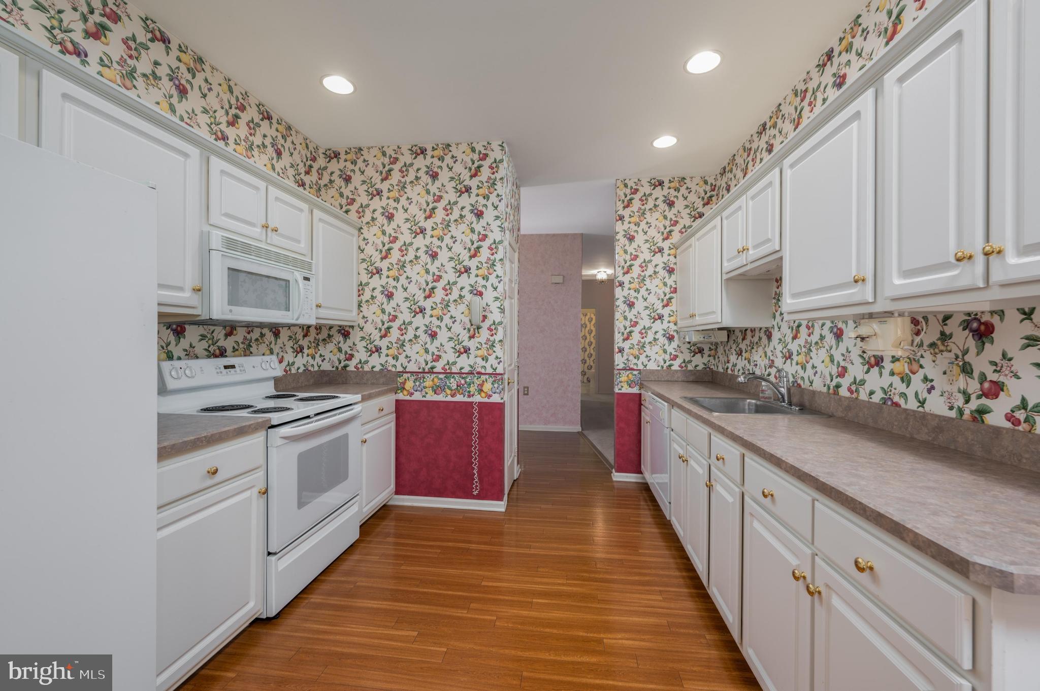 2 Ashley Drive Delran, NJ 08075 - Photo 10 of 25 Kitchen