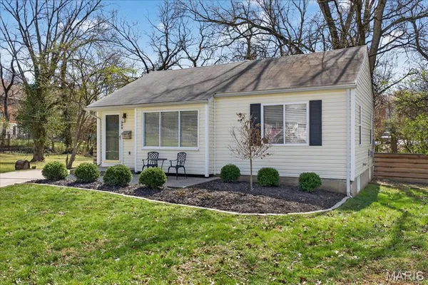 $349,900 | 303 Corona Court, St. Louis, MO 63119