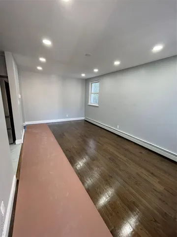 $879,000 | 3145 Mickle Avenue | Baychester