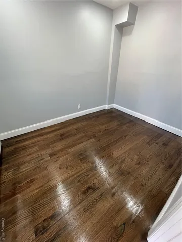 $879,000 | 3145 Mickle Avenue | Baychester