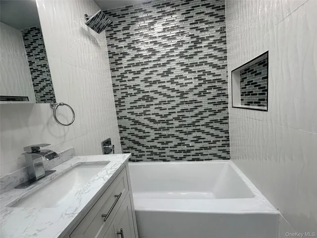 $879,000 | 3145 Mickle Avenue | Baychester