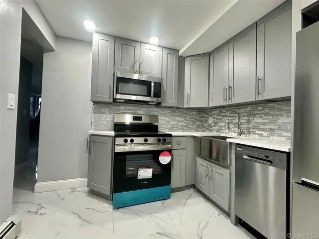 $879,000 | 3145 Mickle Avenue | Baychester