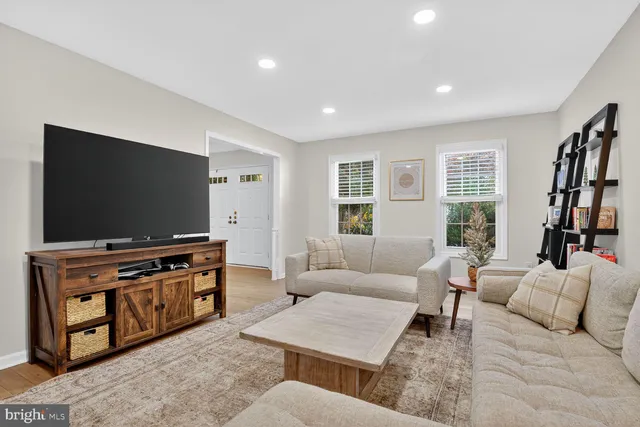 $5,000 | 3725 Krysia Court, Annandale, VA 22003