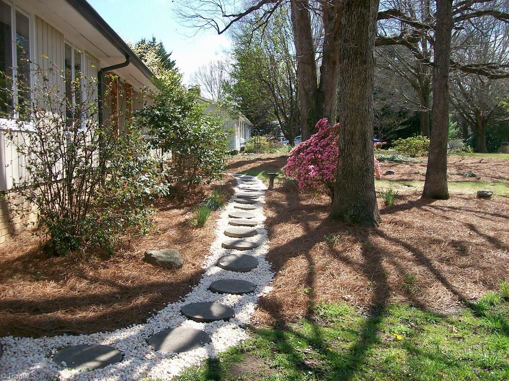 6506 Zack Road Oak Ridge, NC 27310 - Photo 5 of 26