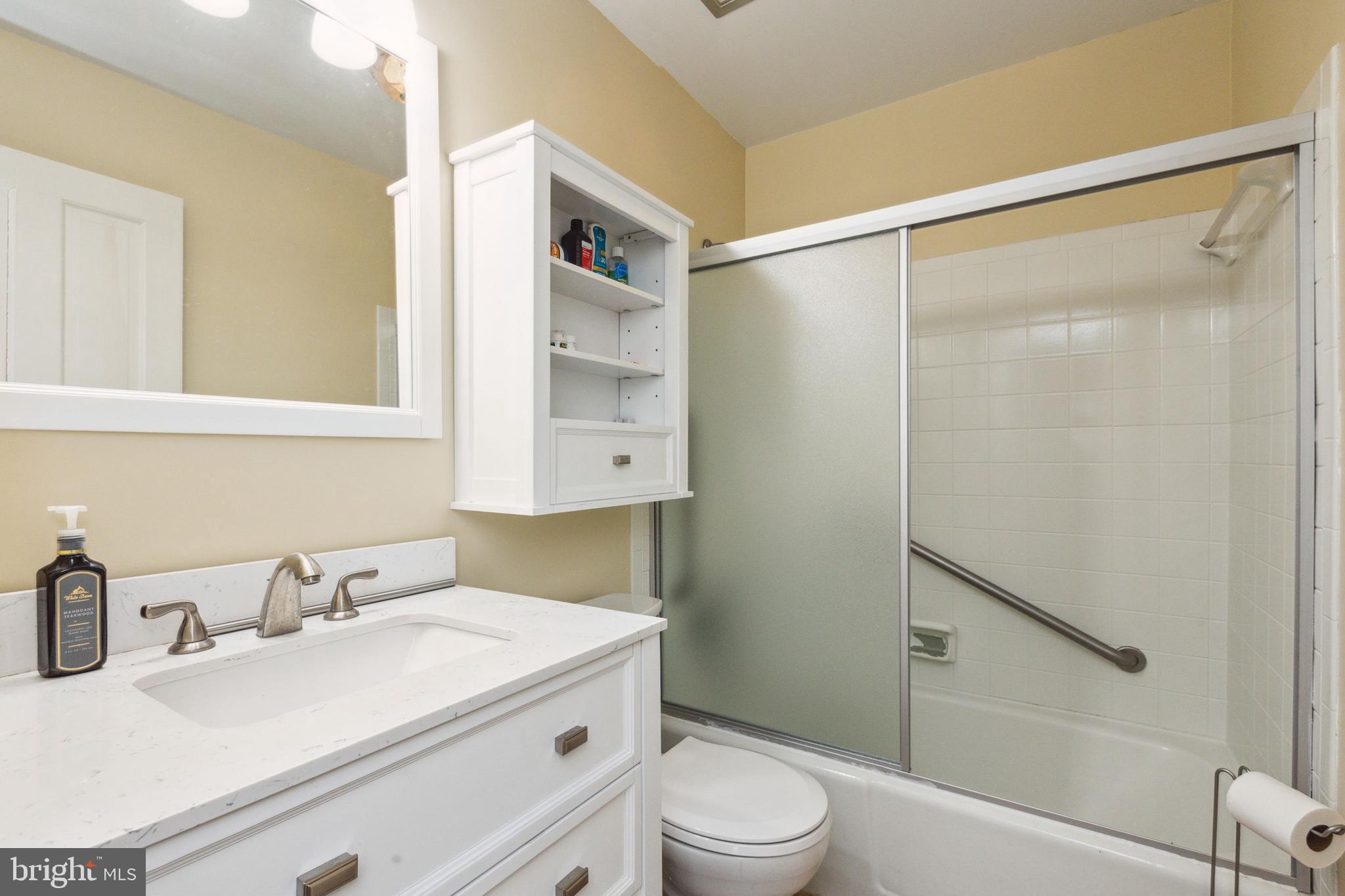18419 Cabin Road Triangle, VA 22172 - Photo 21 of 39 Gallery Image 21