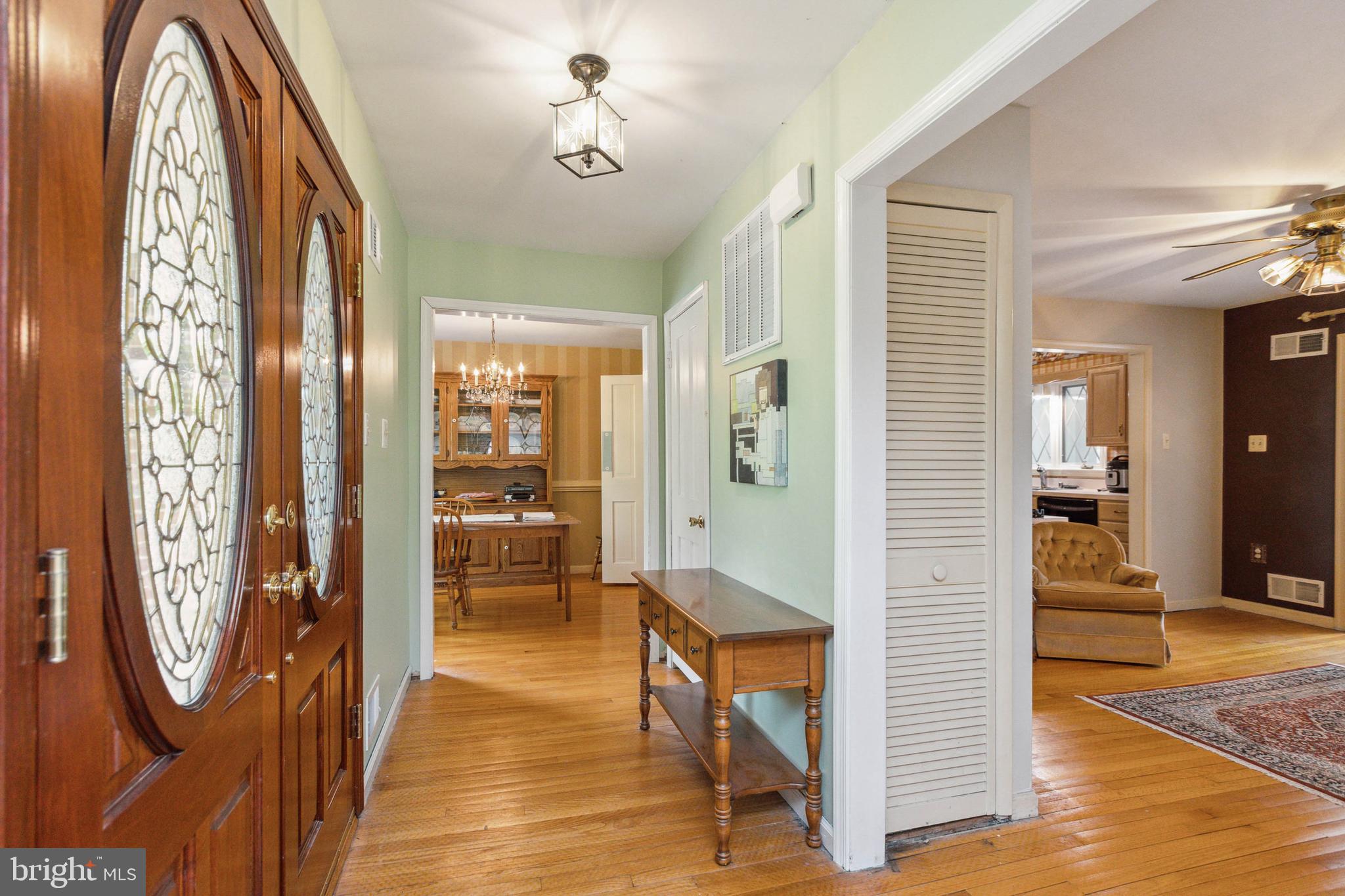 18419 Cabin Road Triangle, VA 22172 - Photo 3 of 39 Gallery Image 3