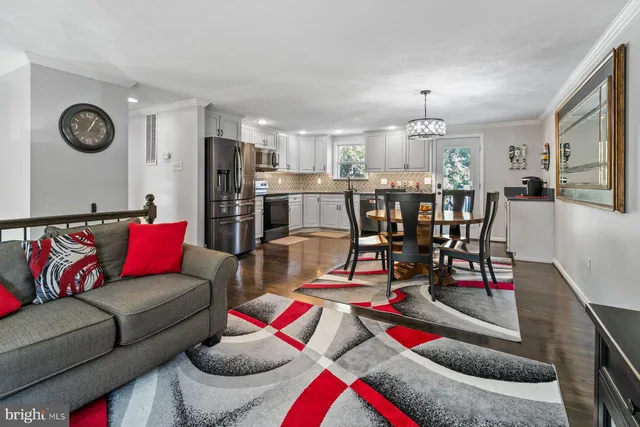 a view of an entryway with sitting area