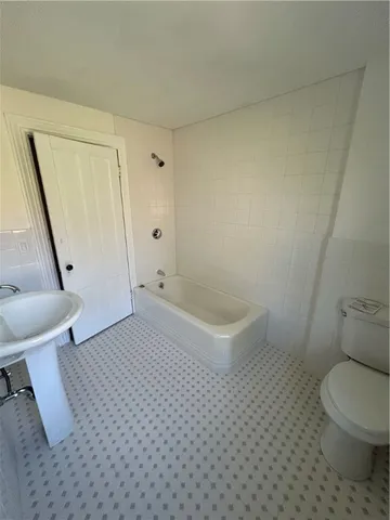 $2,600 | 2165 Hartford Avenue, Johnston, RI 02919