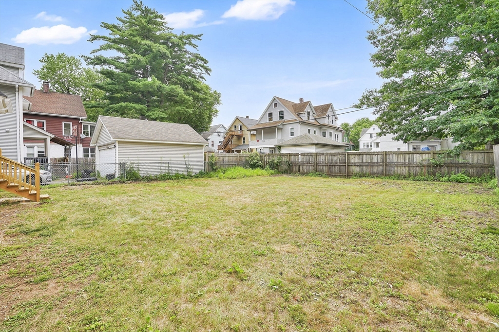 47 Trafton Road Springfield, MA 01108 - Photo 3 of 37