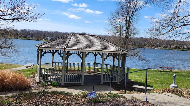 2015 Hillsdown Road Lake Summerset, IL 61019 - Photo 9 of 11 a view of a chair and table on the patio