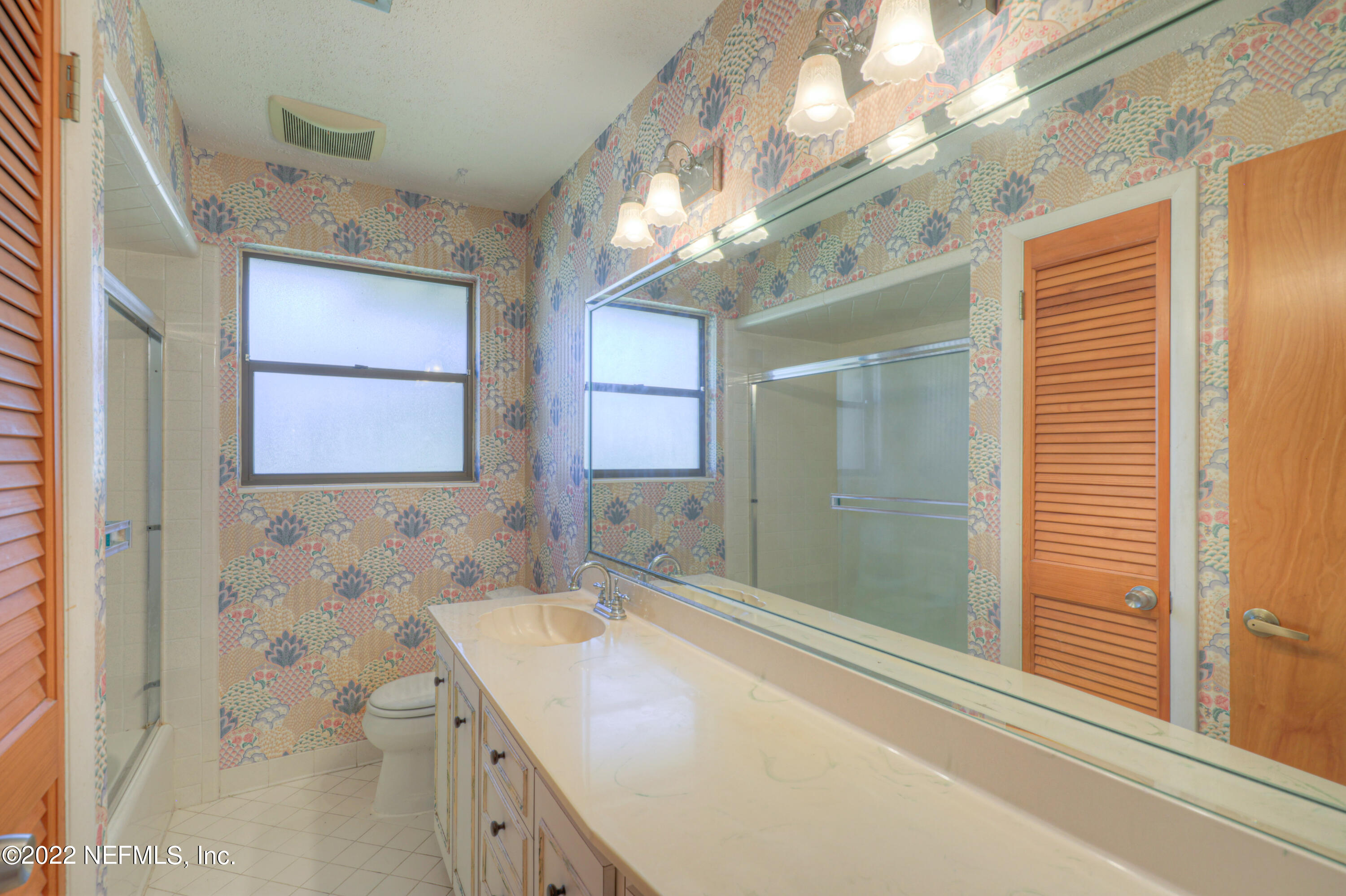 744 Acapulco Road Jacksonville, FL 32216 - Photo 14 of 16 744 Acapulco Rd - Bathroom