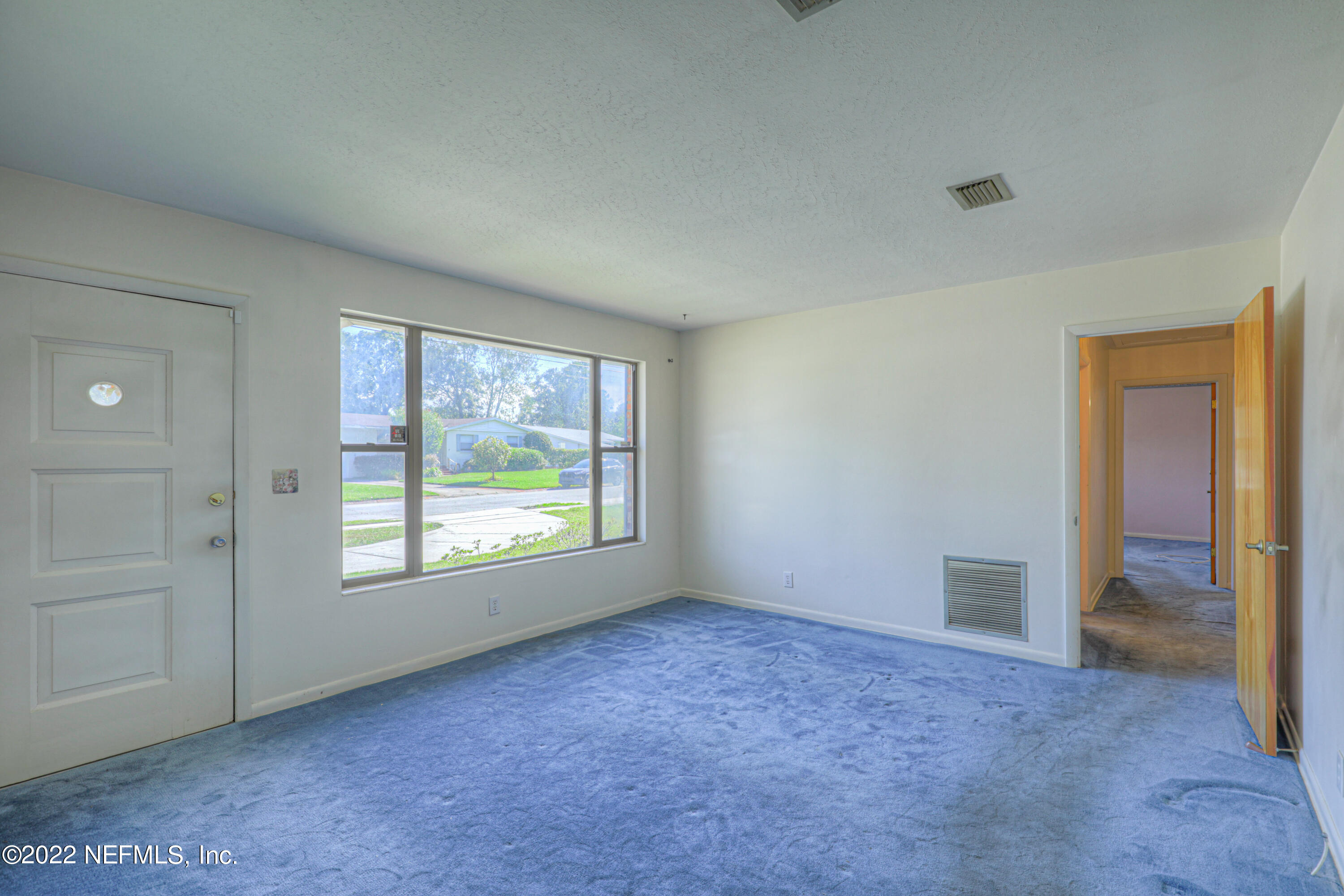 744 Acapulco Road Jacksonville, FL 32216 - Photo 8 of 16 744 Acapulco Rd - Family Room 2